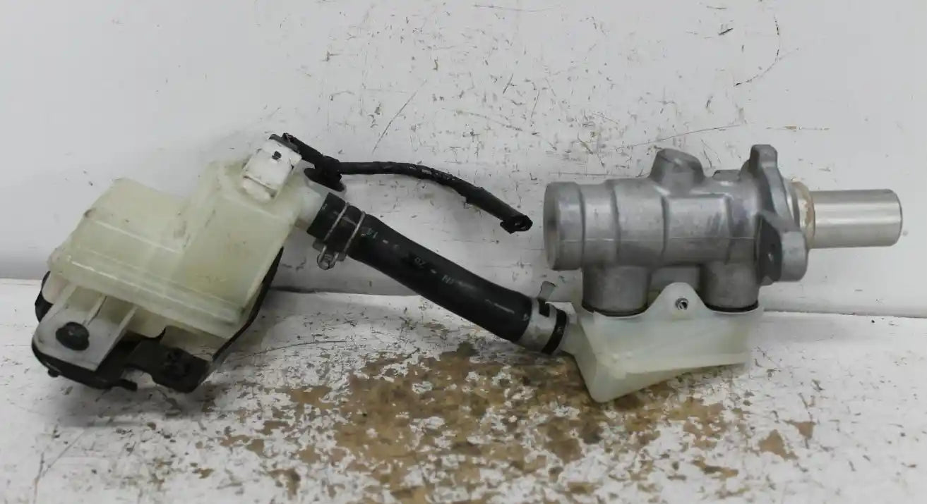 Nissan, Altima Master Cylinder L33 11/13 12/17