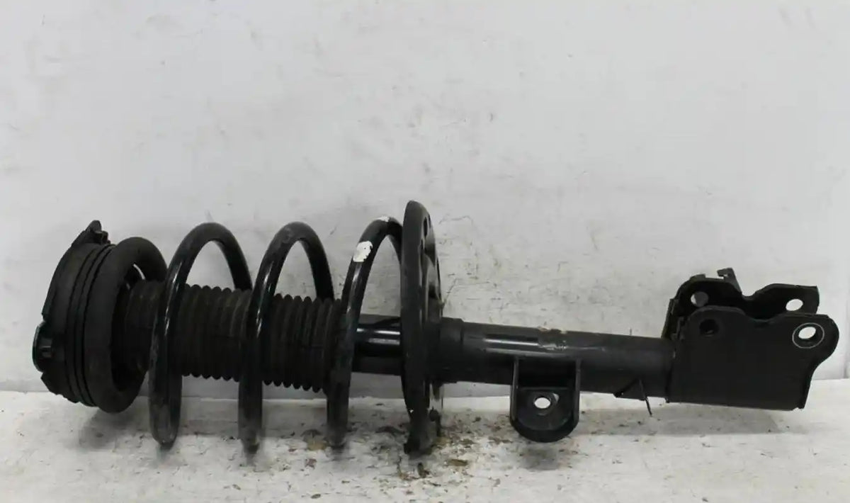 Used Nissan, Pathfinder Right Front Strut R52 06/13 04/21 2015 – image 1 - All Good Parts