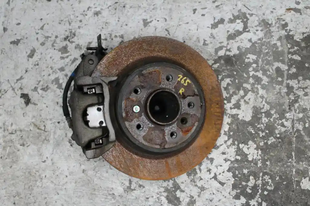 Used Nissan, Qashqai Right Front Hub Assembly J11 12/13 07/21 2017 – image 1 - All Good Parts