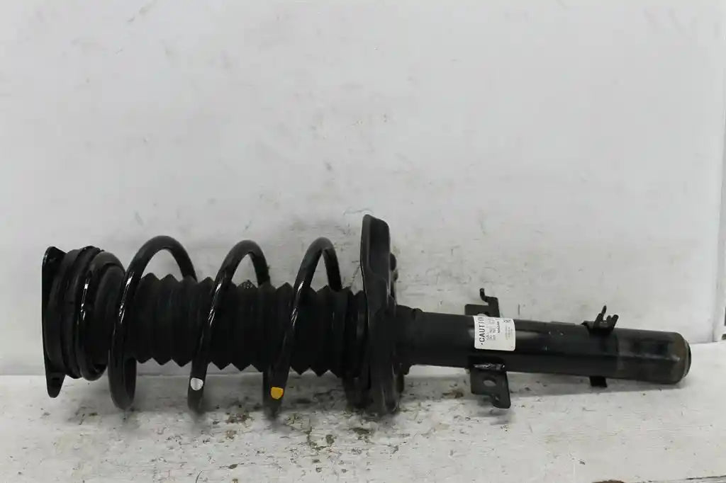 Used Nissan, Qashqai Right Front Strut J11 Petrol 12/13 07/21 2017 – image 1 - All Good Parts