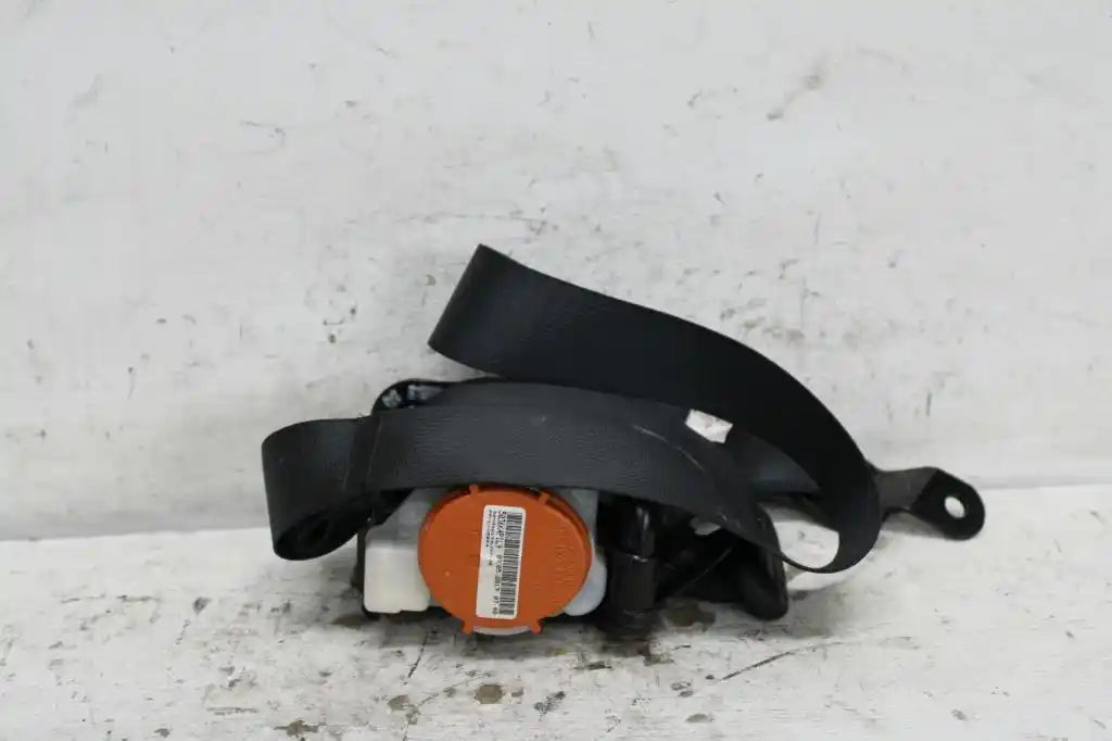 Used Nissan, Qashqai Seat Belt Lh Front Seat Belt Only J11 12/13 07/21 2017 – image 1 - All Good Parts