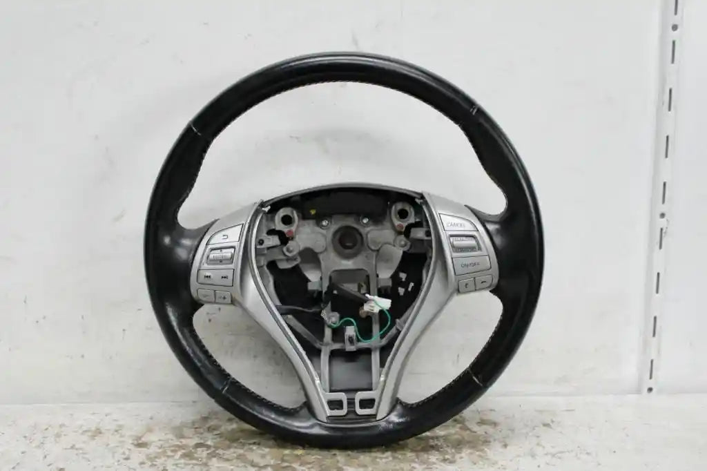 Used Nissan, Qashqai Steering Wheel Leather J11 12/13 07/21 2017 – image 1 - All Good Parts