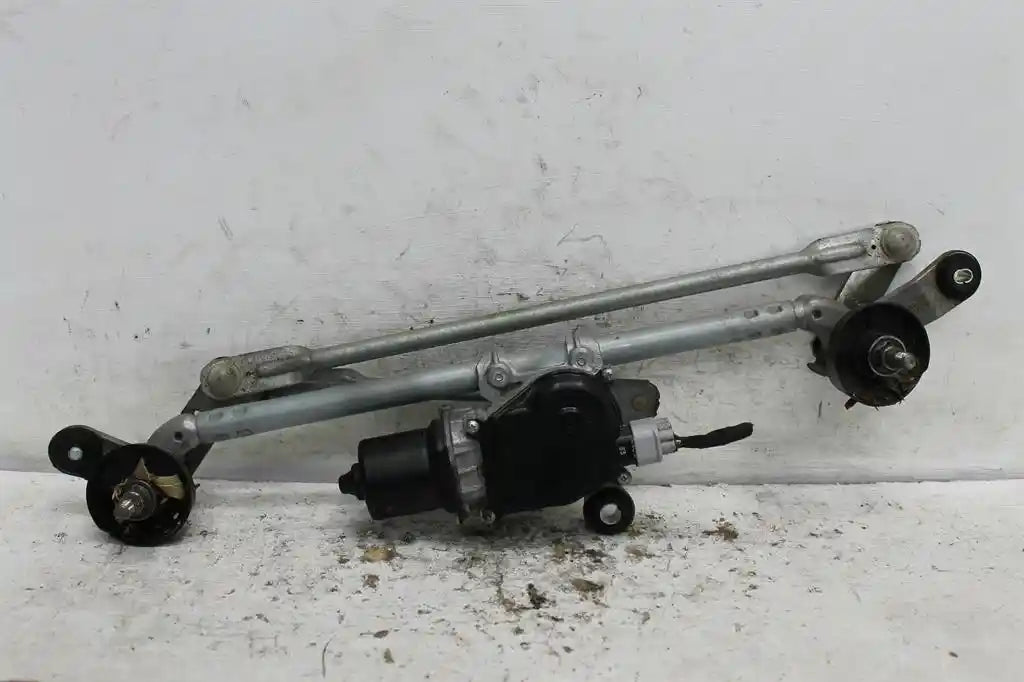 Used Nissan, Qashqai Wiper Motor Front J11 12/13 07/21 2017 – image 1 - All Good Parts