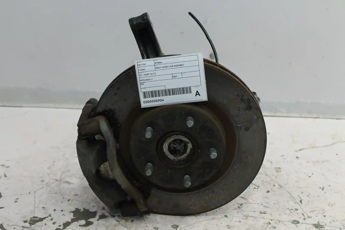 Used Nissan, Xtrail Right Front Hub Assembly T31 10/07 12/13 2007 – image 1 - All Good Parts