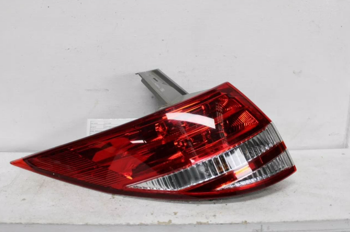 Used Toyota, Estima, Left Taillight Xr50, Red/Clear, Lens# 28-193, 05-19 (Import) 2008 – main images - All Good Parts