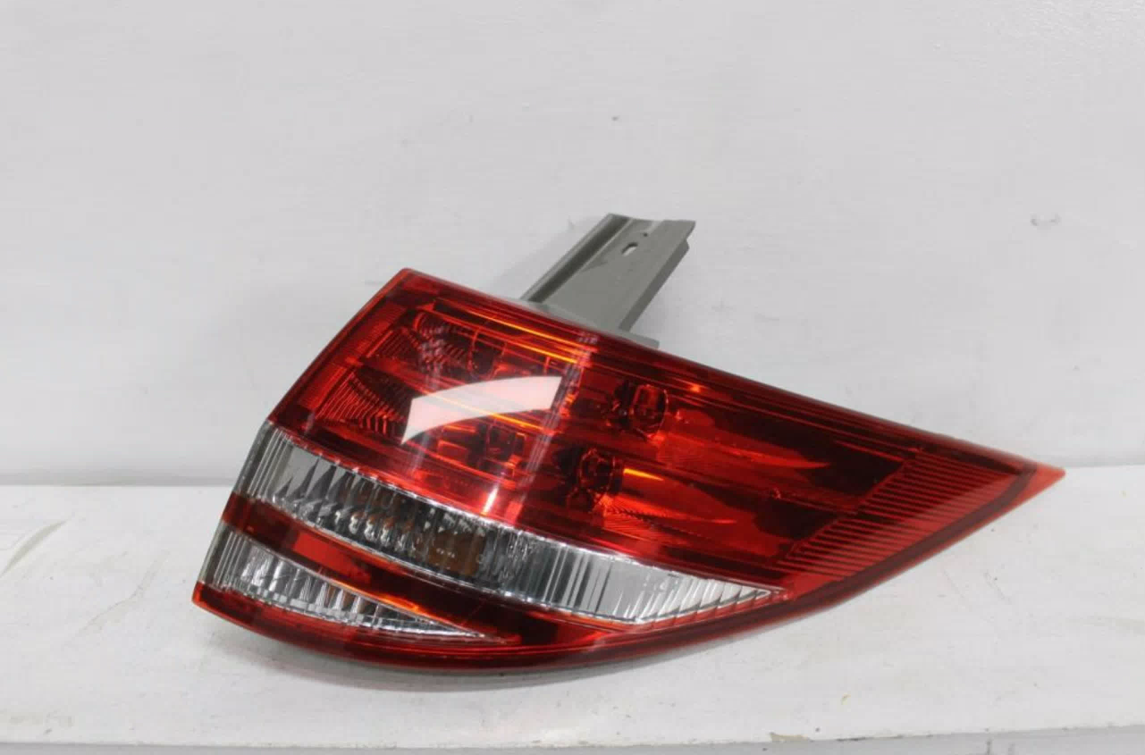 Used Toyota, Estima, Right Taillight Xr50, Red/Clear, Lens# 28-193, 05-19 (Import) 2008 – main images - All Good Parts
