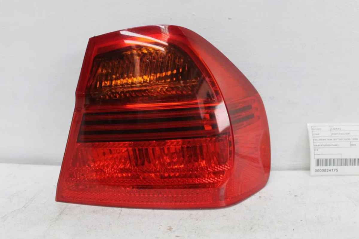 Used BMW, 3 Series, Right Taillight E90, Sedan, Non Led Type, 03/05-10/08 2005 – main images - All Good Parts