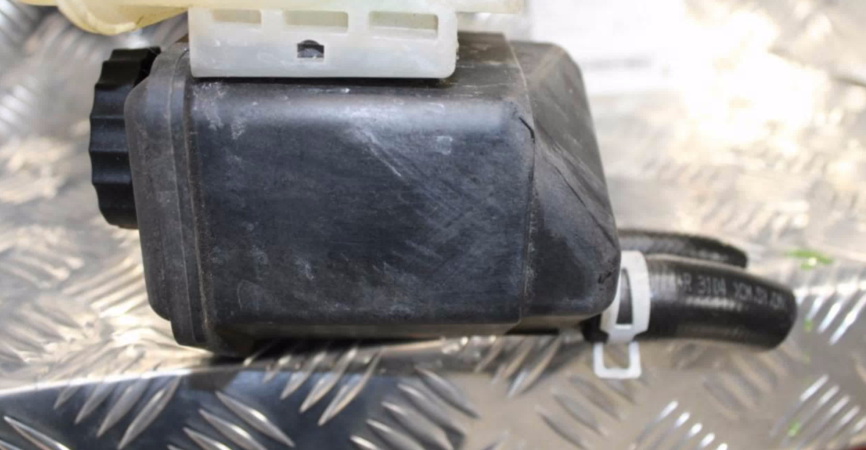 Chrysler, 300C P/S Reservoir 11/05-12/11
