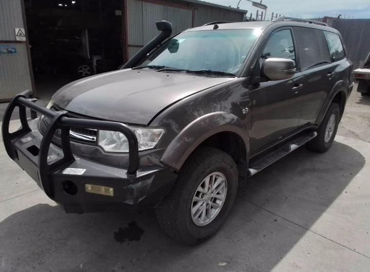 Mitsubishi, Challenger Left Headlamp ,  Kh/Pb-Pc, Halogen Type, 11/09-12/15