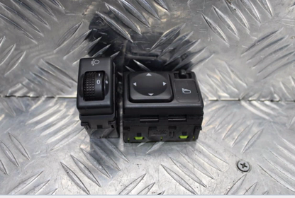 Nissan, Navara Misc Switch/Relay D40, Mirror Switch, Manual Fold Type, 09/05-08/15