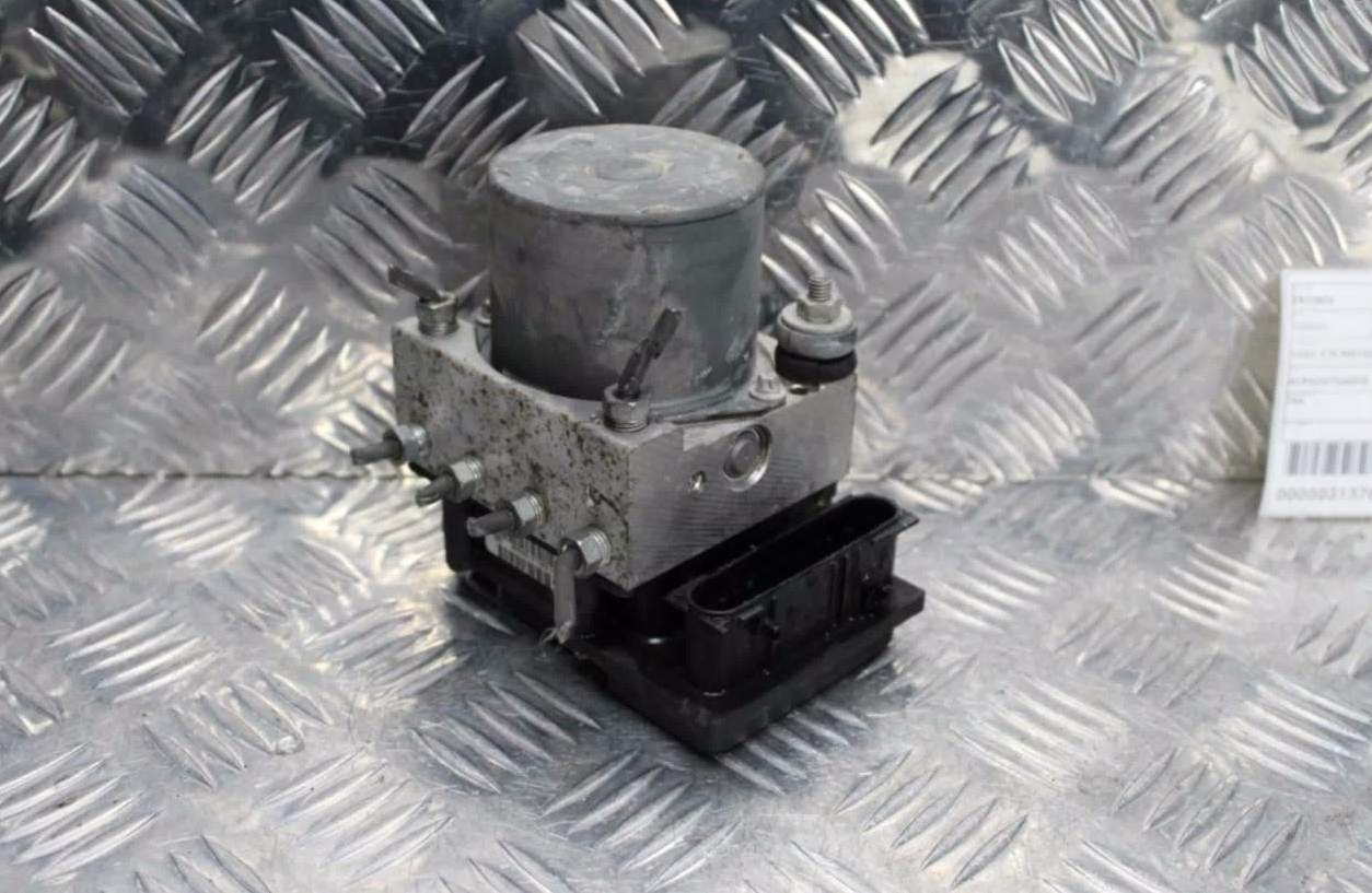Toyota, Estima Abs Pump/Modulator Xr50, P/N 4451028140, 05-19
