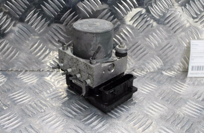 Toyota, Estima Abs Pump/Modulator Xr50, P/N 4451028140, 05-19