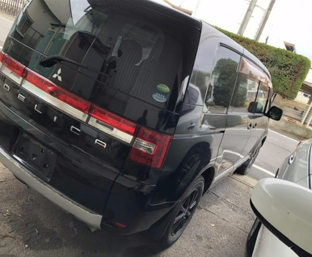 Mitsubishi, Delica Left Door Mirror 5Th Gen 07- .