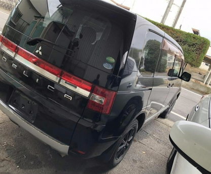 Mitsubishi, Delica Left Guard 5Th Gen 07- .