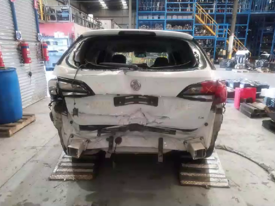 Holden, Astra Right Driveshaft Auto T/M, Petrol, 1.4, Bk, 5Dr Hatch, 09/16-12/20