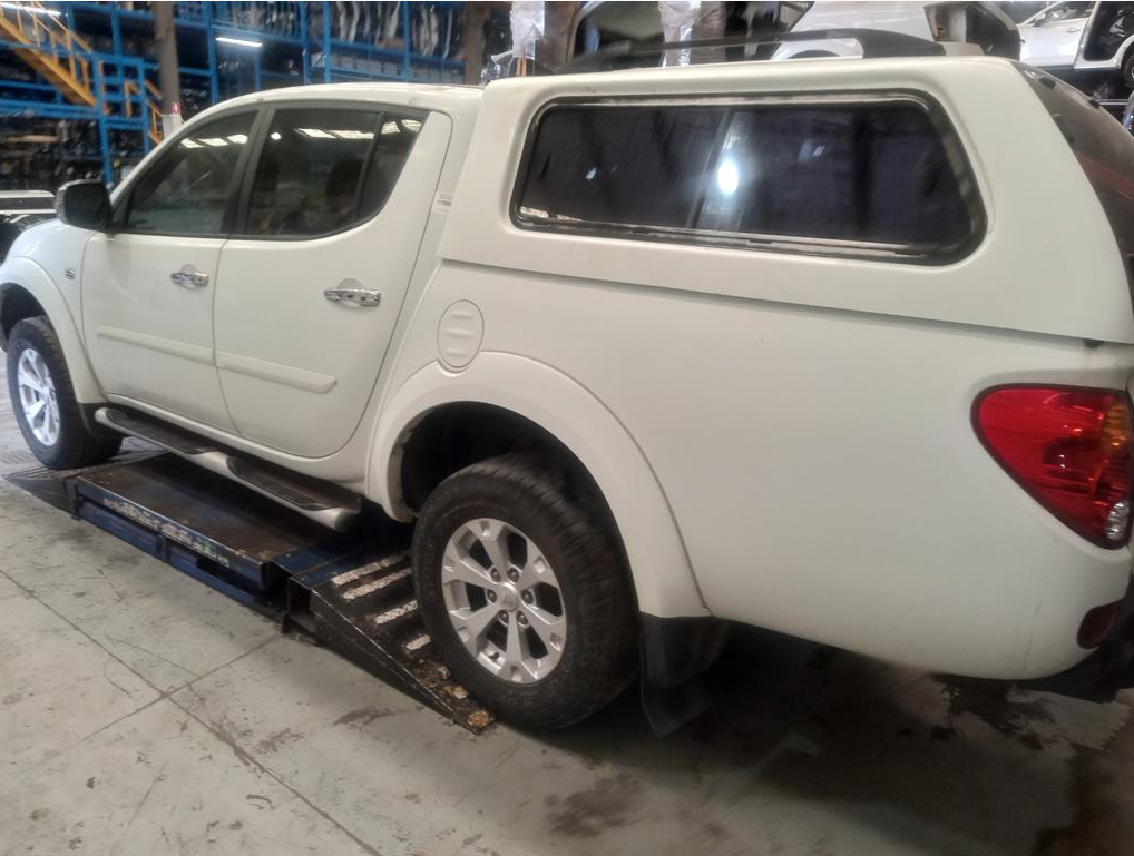 Mitsubishi, Triton Overflow Bottle Ml-Mn, Suit All Engine Types, 07/06-04/15