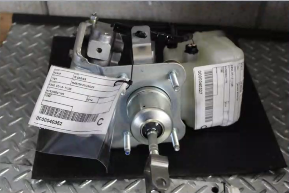 Lexus, Is Series Master Cylinder Xe30, 07/13- 11/25