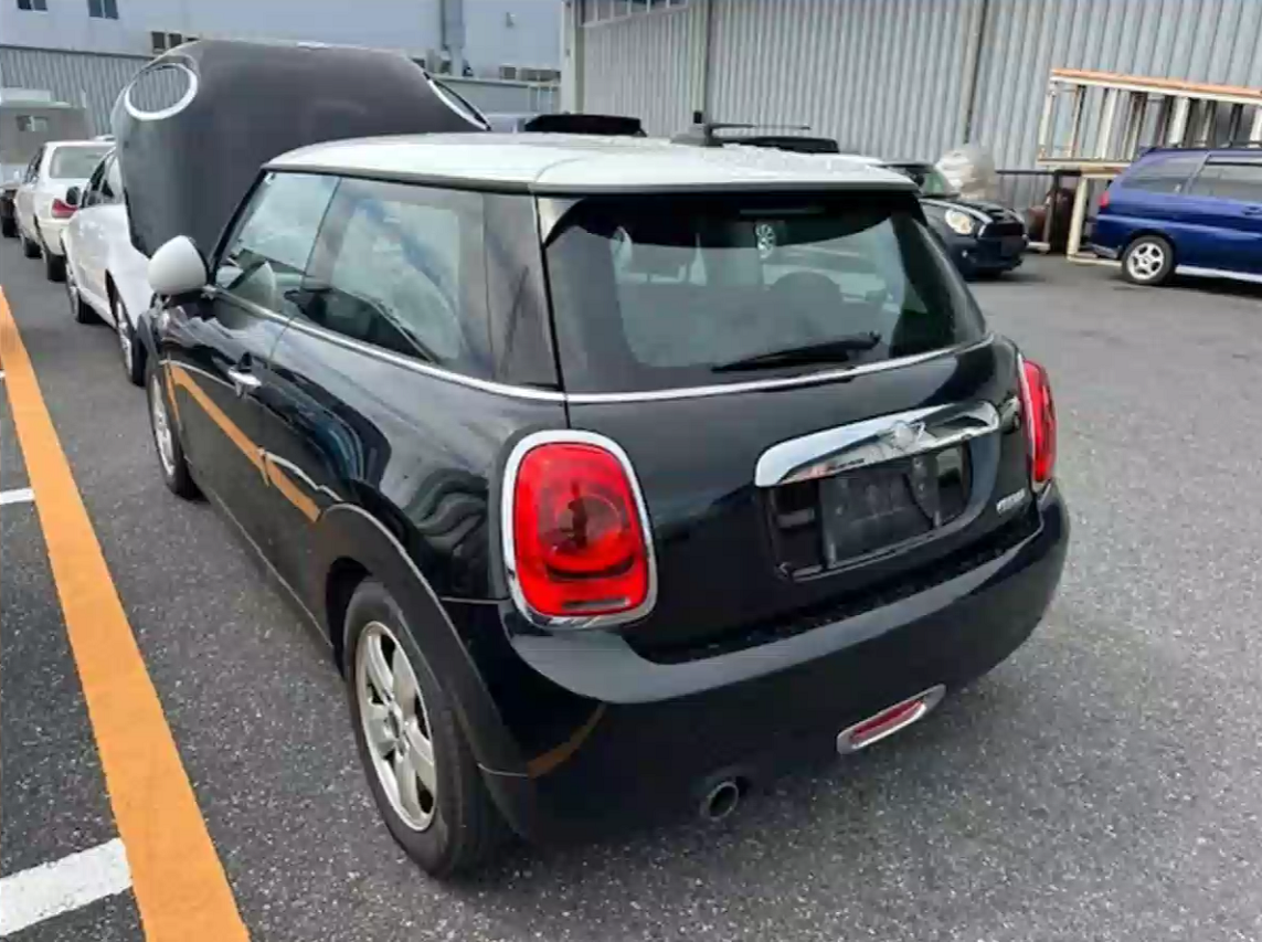 Mini, Cooper Right Guard F55/F56/F57, 04/14-01/24