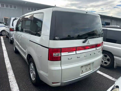 Mitsubishi, Delica Left Guard Liner 5Th Gen 07- (Import)