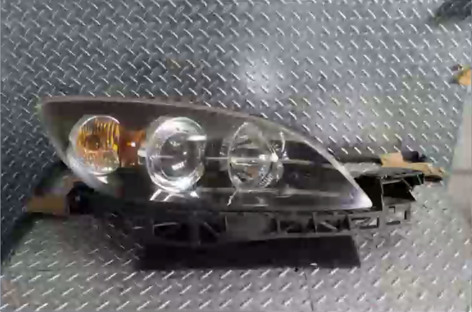 Mazda, 3 Right Headlamp Bk, Hatch, Xenon (Hid Type), 3 Pin Plug, Electric Adjust Type, 10/03-04/09