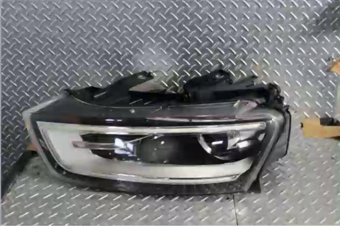 Audi, Q3 Right Headlamp 8U, Q3/Rsq3, Xenon, Adaptive Type, 03/12-10/14