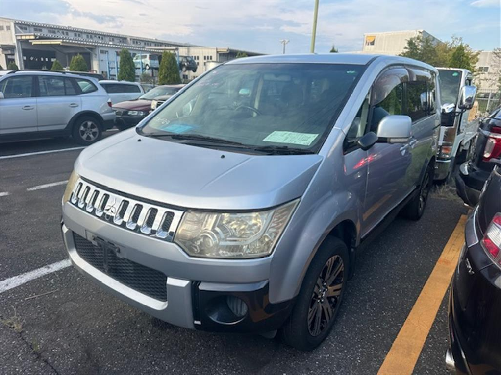 Mitsubishi, Delica Fan 5Th Gen 07- (Import)