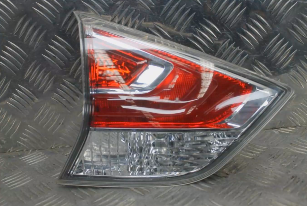 Nissan, Xtrail Rear Garnish Tailgate Lamp (Lh Side), T32, 02/14-01/17