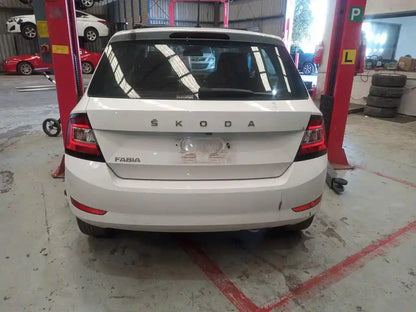 Skoda, Fabia Rear Bumper Nj Hatch 70/81/Run Out Edition Non Park Sensor Type 07/18 08/21