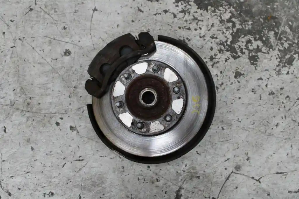 Used Ssangyong, Rexton Left Front Hub Assembly Y200 6 Stud 07/03 06/06 2005 – image 1 - All Good Parts