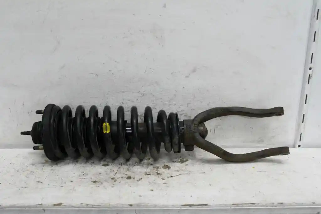 Used Ssangyong, Rexton Left Front Strut Y200 07/03 06/06 2005 – image 1 - All Good Parts