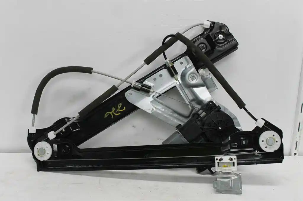 Used Ssangyong, Rexton Left Front Window Reg/Motor Y400 10/18 2023 – image 1 - All Good Parts