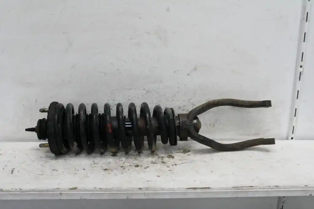 Used Ssangyong, Rexton Right Front Strut Y200 07/03 06/06 2005 – image 1 - All Good Parts