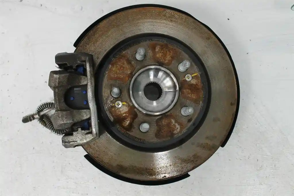 Used Ssangyong, Rexton Right Rear Hub Assembly Y400 10/18 2023 – image 1 - All Good Parts