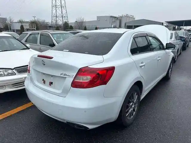 Suzuki, Kizashi Right Guard Fr 12/09 01/17