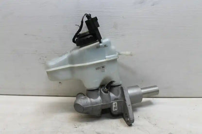 Volkswagen, Caddy Master Cylinder 2Kn 12/15 02/21