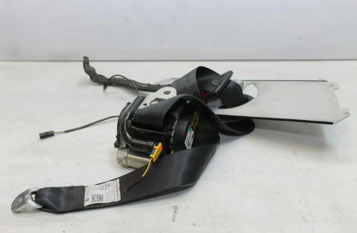 Used Volkswagen, Golf Seat Belt Rh Front, Assy (Belt And Stalk), Gen 6, 10/08-03/13 J21460A 2011 – main images - All Good Parts