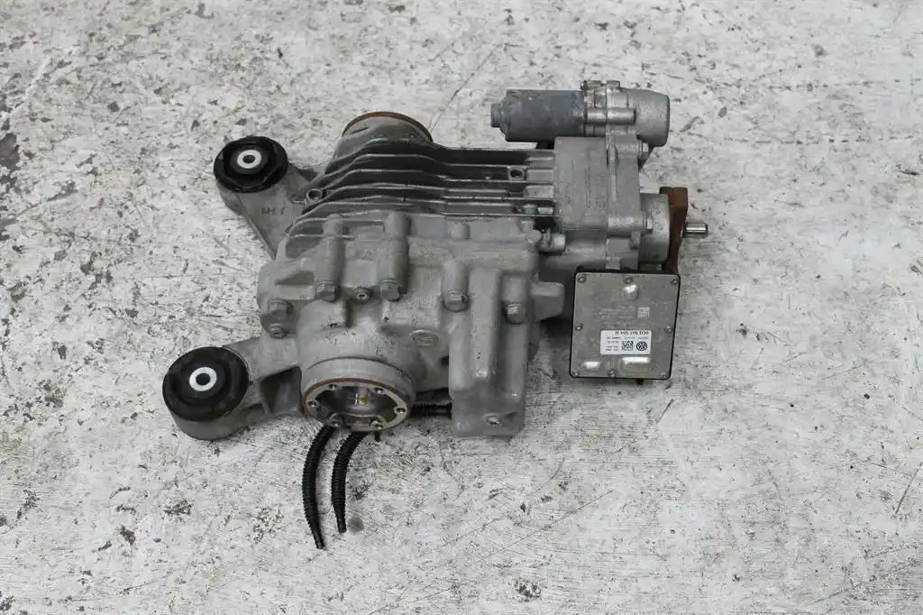 Used Volkswagen, Golf Differential Centre Rear Alltrack/R Type Pyp Axle Code Gen 7 12/12 12/20 2016 – image 1 - All Good Parts