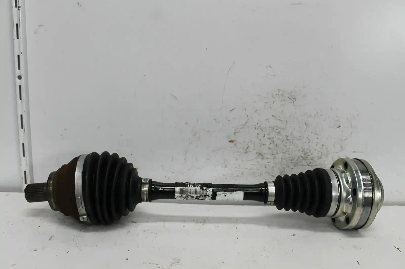 Used Volkswagen, Golf Left Driveshaft Front Auto T/M Petrol 1.4 Gen 7 12/12 03/17 2014 – main images - All Good Parts