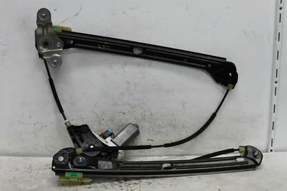 Used Volkswagen, Golf Right Front Window Reg/Motor Gen 7 5Dr Hatch/Wagon 12/12 08/20 2016 – image 1 - All Good Parts