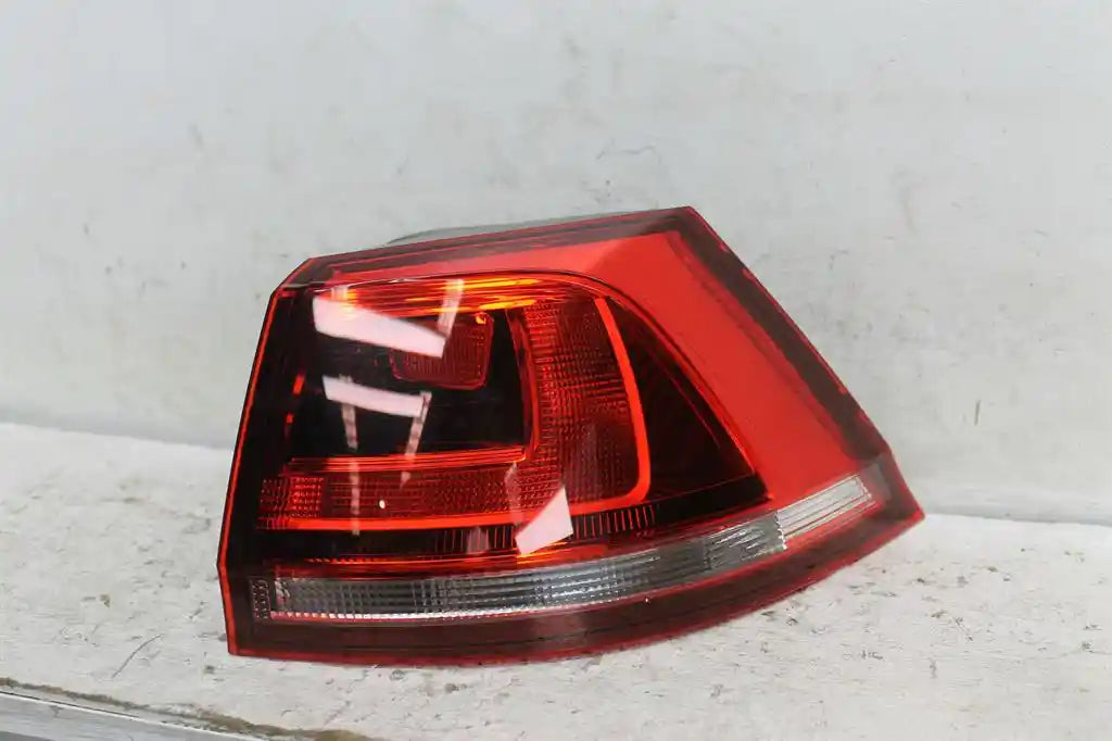 Used Volkswagen, Golf Right Taillight Gen 7 Wagon Alltrack Non Led Type 05/15 03/17 2016 – image 1 - All Good Parts
