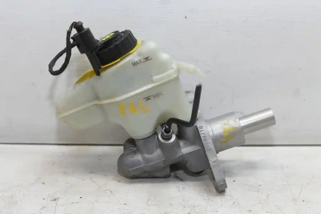 Used Volkswagen, Golf Master Cylinder Gen 6, 10/08-01/16 J65447 2011 – main images - All Good Parts