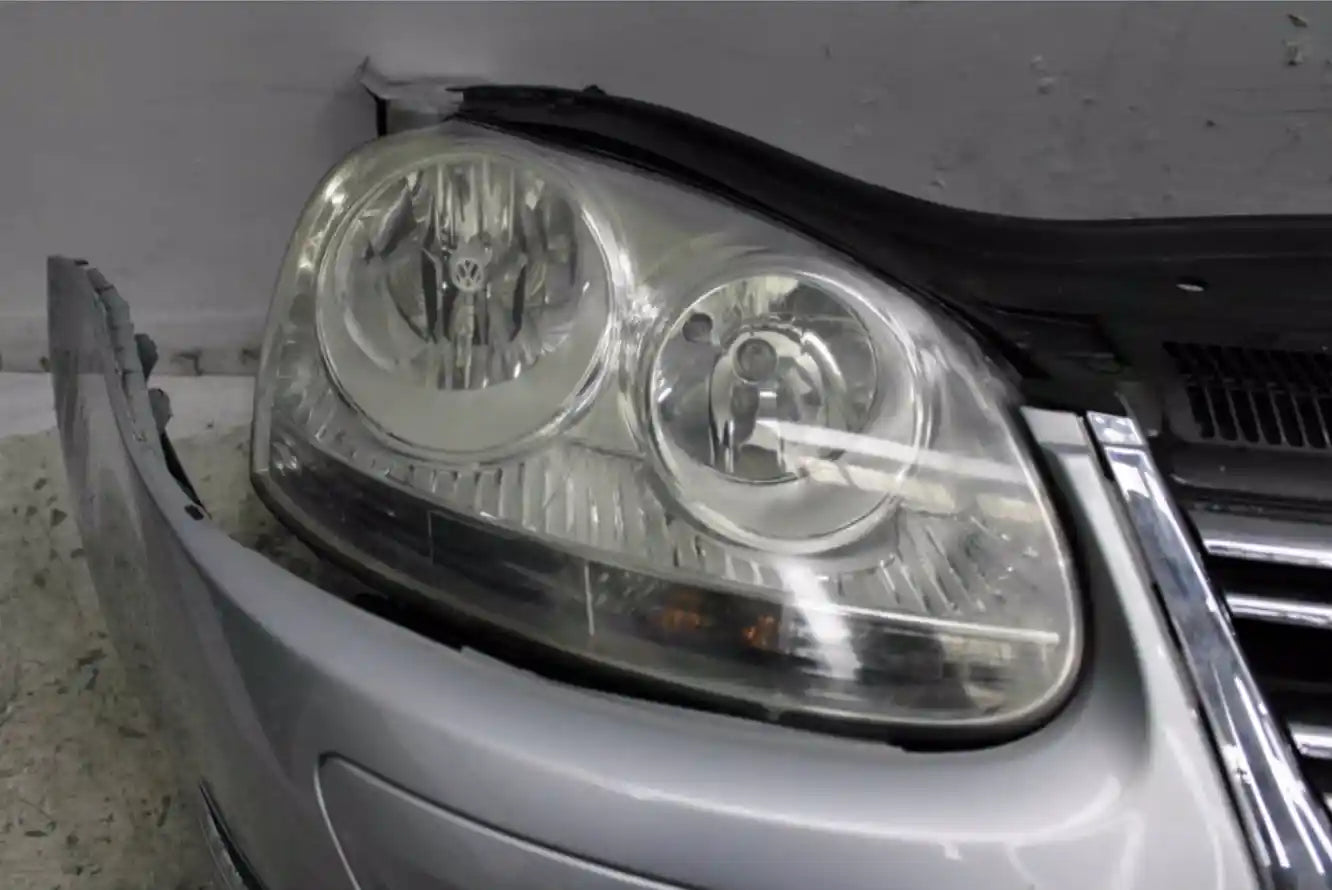 Used Volkswagen, Jetta Right Headlamp 1Km, Std Type, Chrome Reflector, 02/06-07/11 D4989B 2008 – main images - All Good Parts