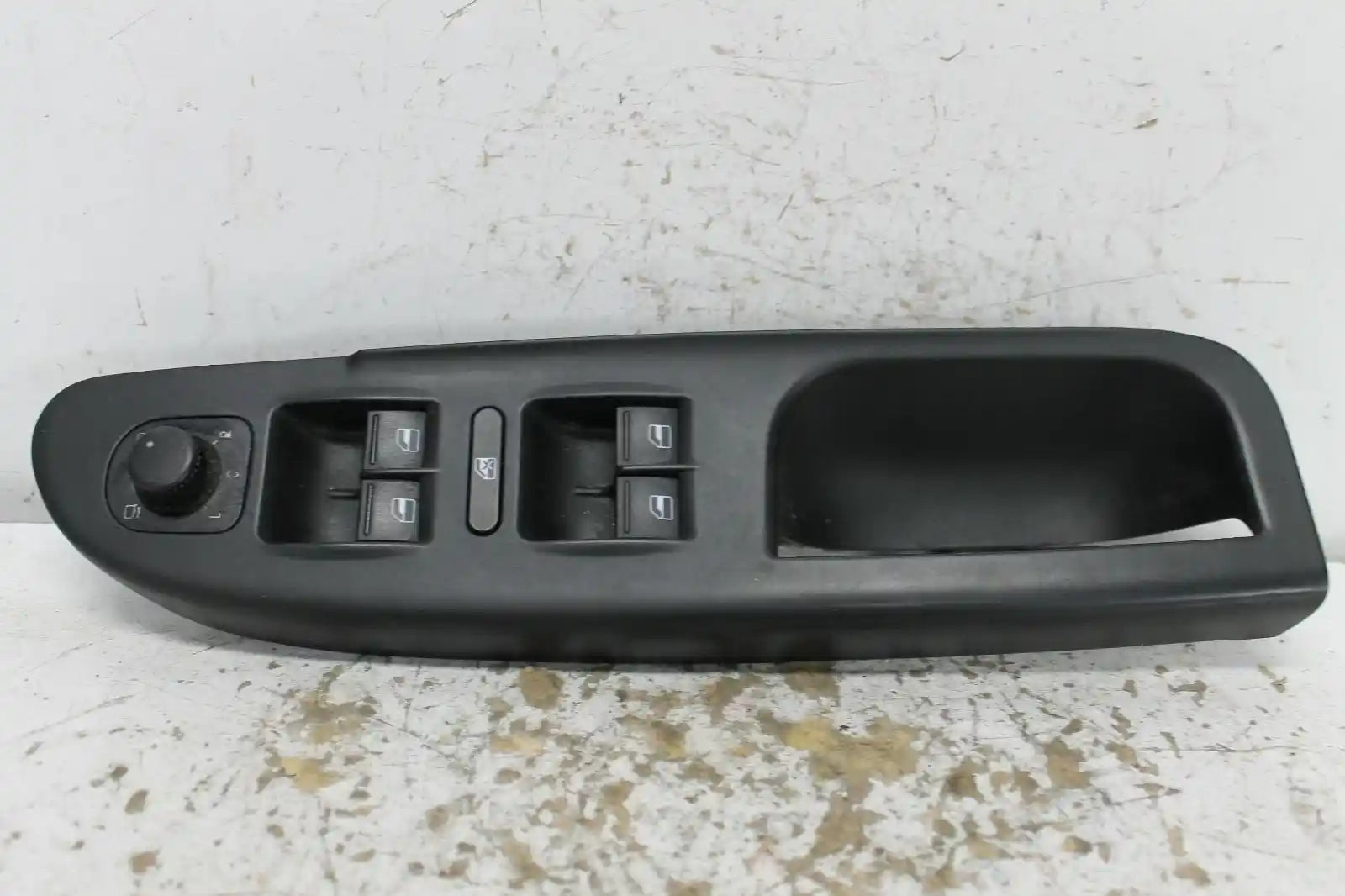 Used Volkswagen, Passat Power Window Switch Rh Front (Master Switch) 3C/Mk6 B6 B7 Sedan/Wagon W/O Chrome On Switches Type 03/06 05/15 2006 – main images - All Good Parts