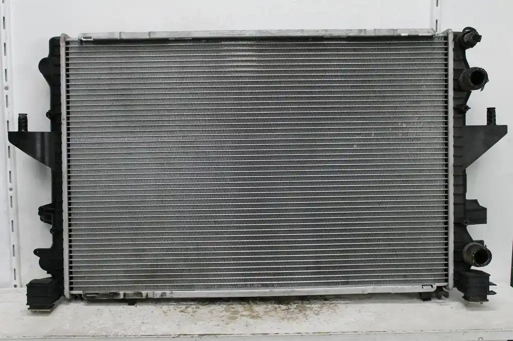 Used Volkswagen, Transporter Radiator Manual 2.0 Petrol T5 08/04 02/10 2007 – image 1 - All Good Parts