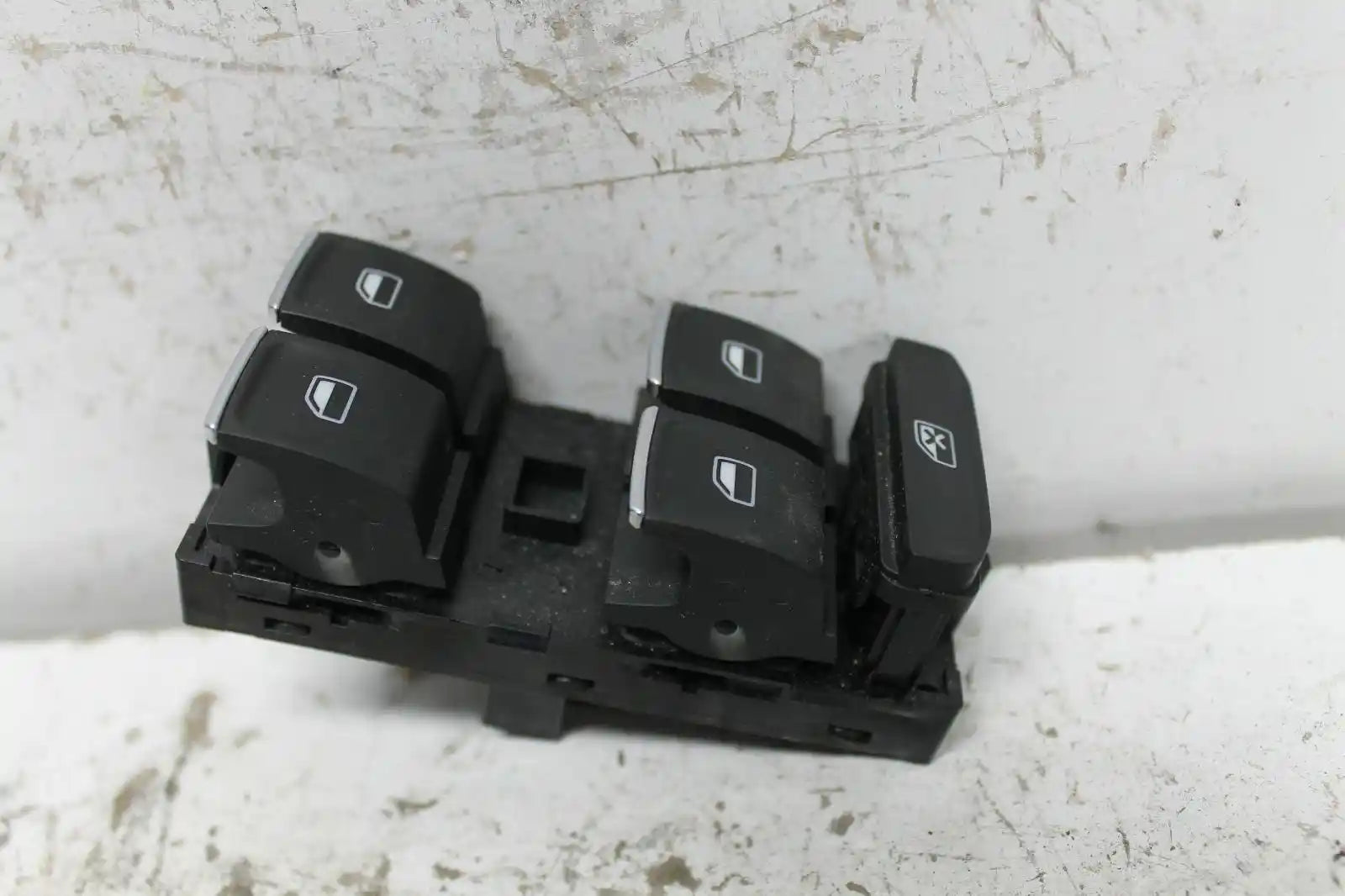 Used Volkwagen, Golf Power Window Switch Rh Front (Master Switch) Gen 7 Wagon 12/12 08/20 2015 – image 1 - All Good Parts