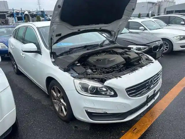 Volvo, S60/V60 Left Guard S60/V60 Non Cross Country Non Flared Type F Series 12/13 12/18