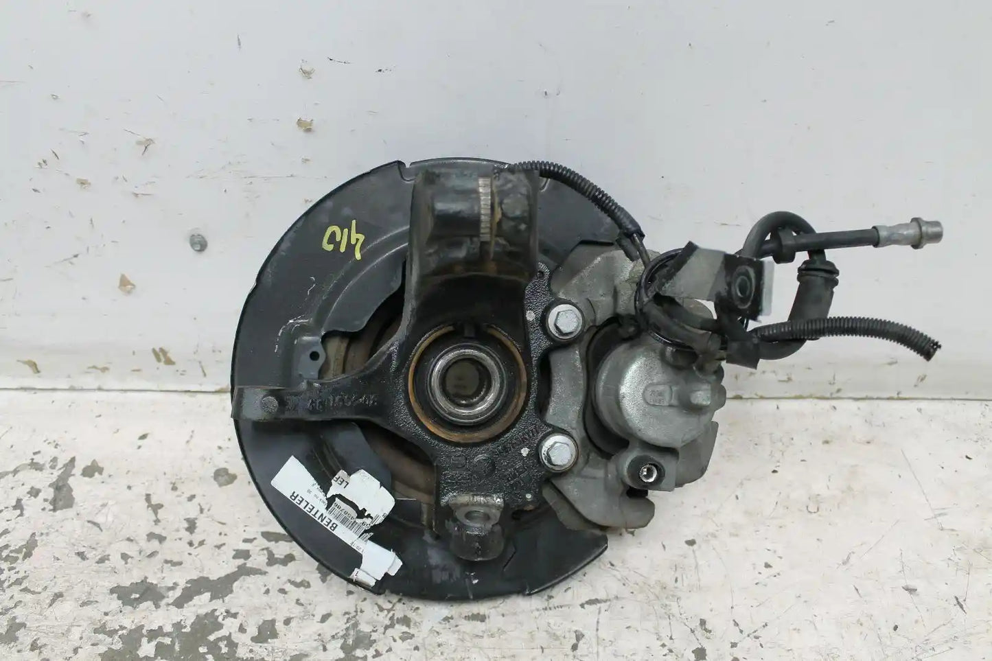 Volvo, V50 Left Front Hub Assembly M Series Last 6 Vin Is From 214683 03/04 08/12