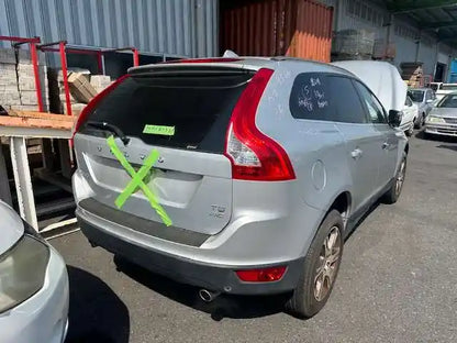 Volvo, Xc60 Rear Bumper Dz W/ Park Sensor Type 02/09 09/13