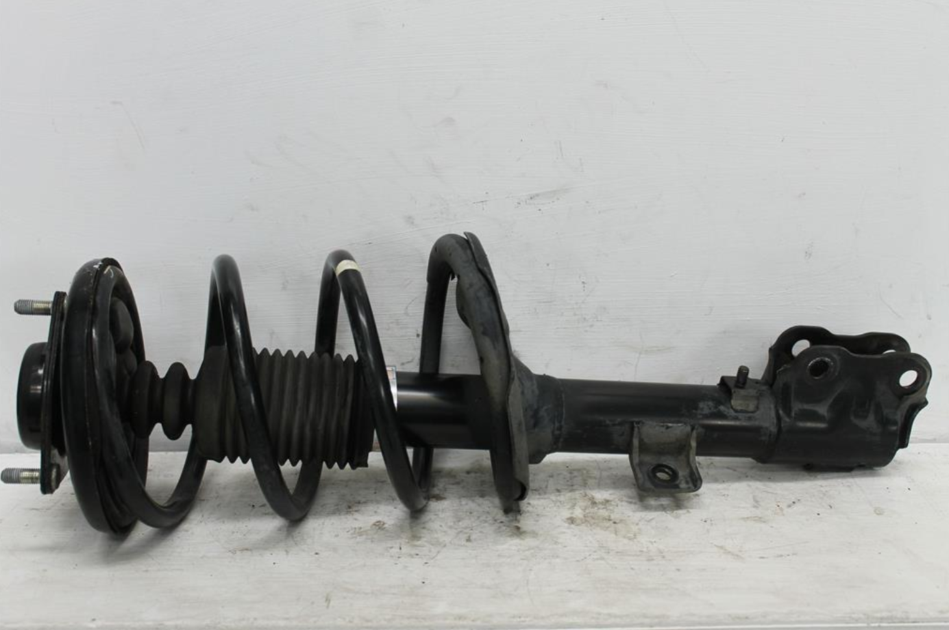 Used Mitsubishi, Outlander Right Front Strut Zg Zh 11/06 10/12 2012 – image 1 - All Good Parts