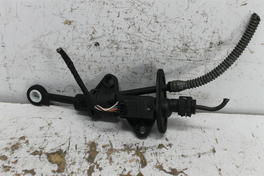 Volkswagen, Golf Clutch Master Cylinder Gen 7 12/12 08/20